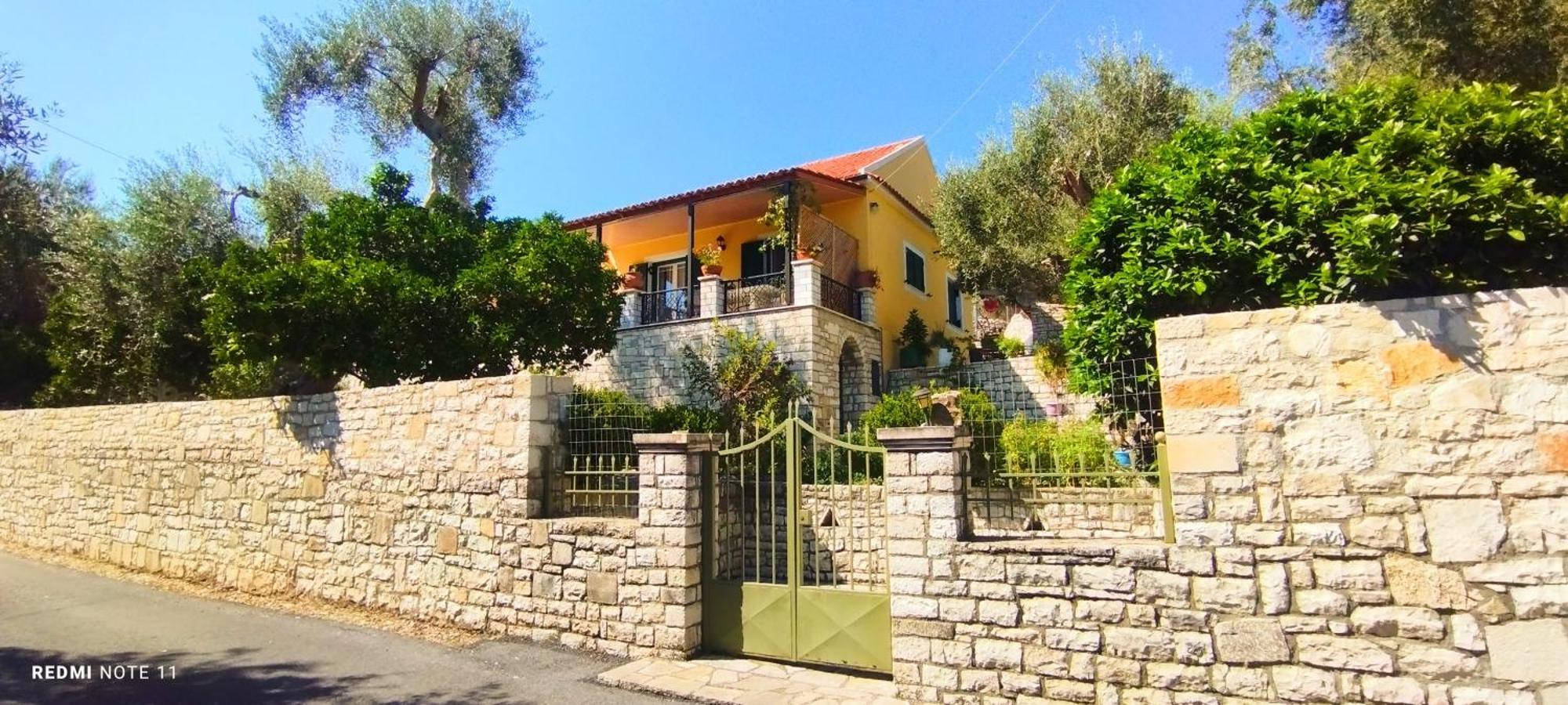 Villa Raxi Fountana Eksteriør bilde